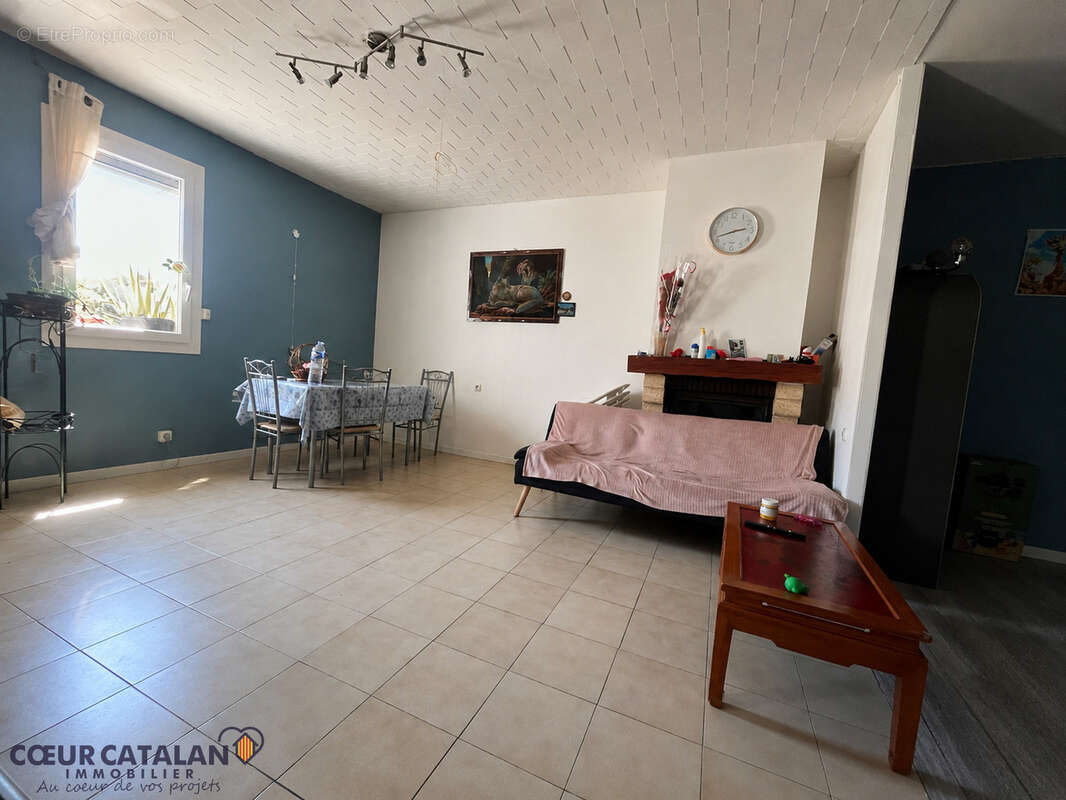 Maison à VILLEMOLAQUE