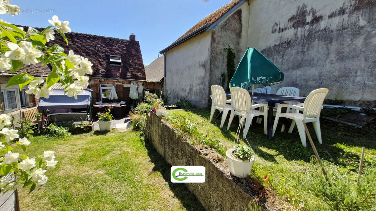 Maison de village a couetron-au-perche - photo 8