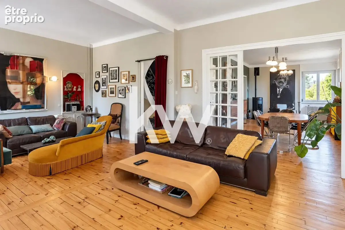 Maison 8 pièces 252 m² à vendre à Andrezieux-Boutheon (42160) - photo 4