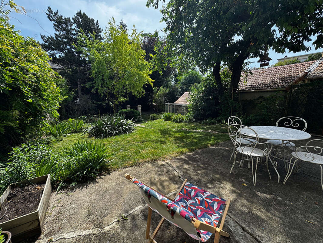 A vendre Maison bourgeoise 242 m²  Jardin 506 m²  Centre-ville de Melun - photo 18