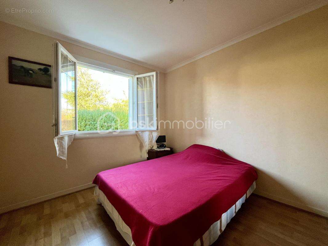 Maison à ROMANECHE-THORINS