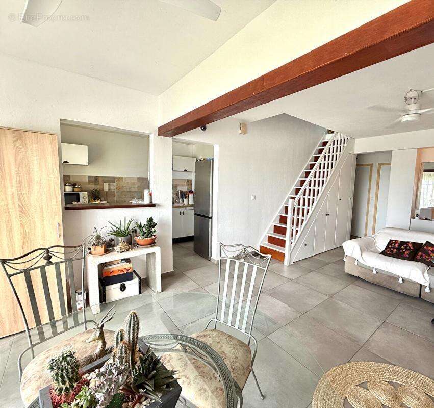 Appartement à BAIE-MAHAULT