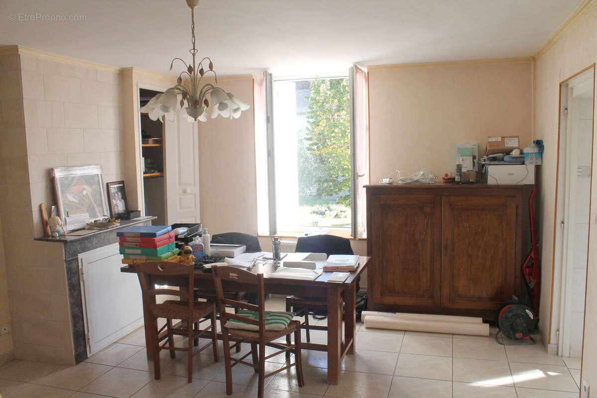Maison à LA VILLE-AUX-DAMES
