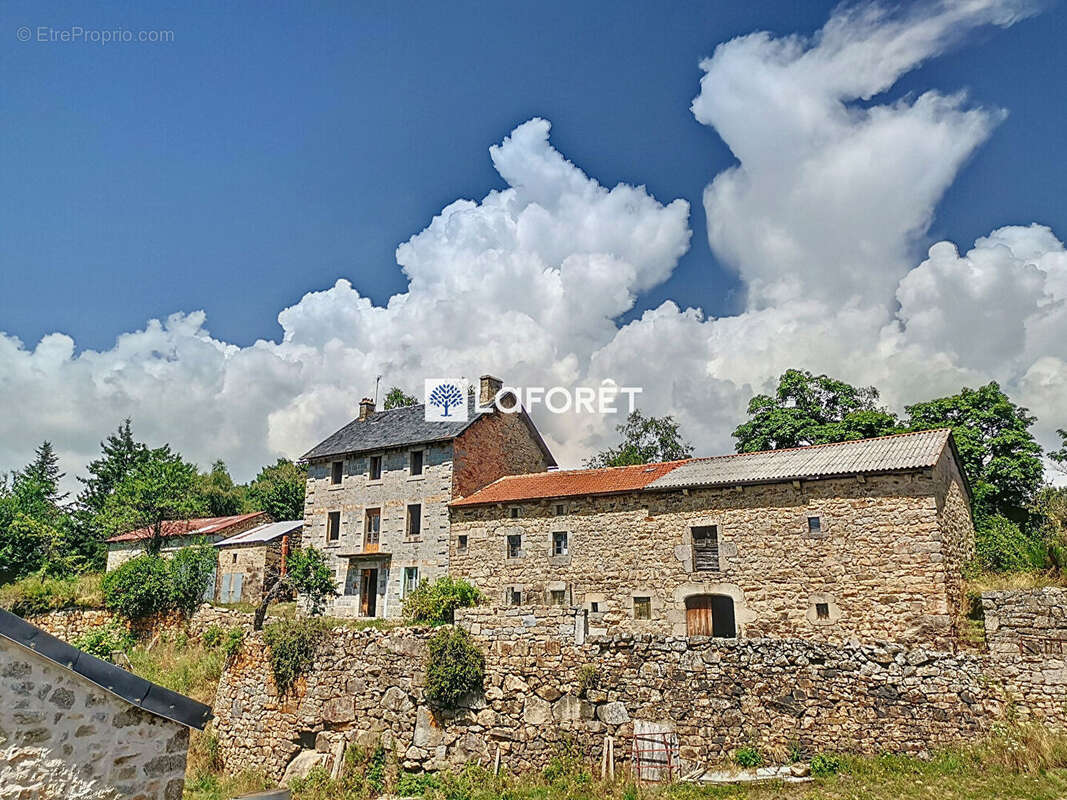 Maison à SAINT-PRIVAT-DU-FAU