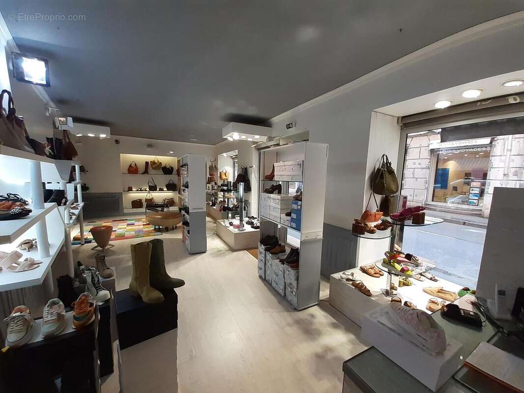 Photo 3 - Commerce à CHAMBERY