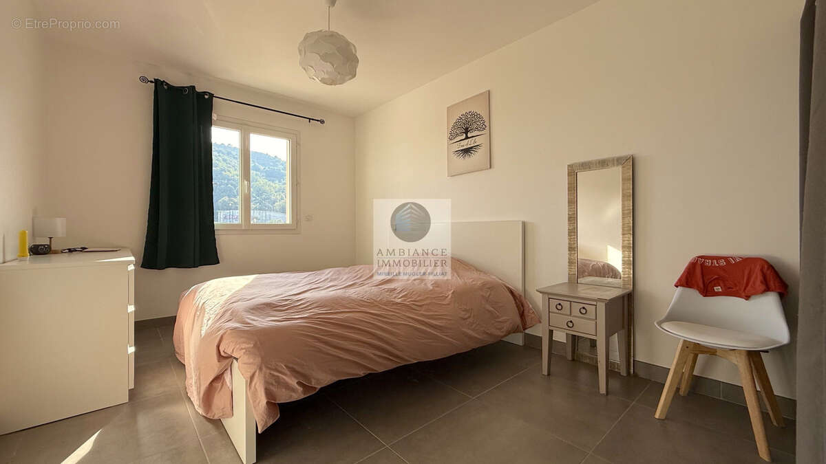 Appartement à GUILHERAND-GRANGES