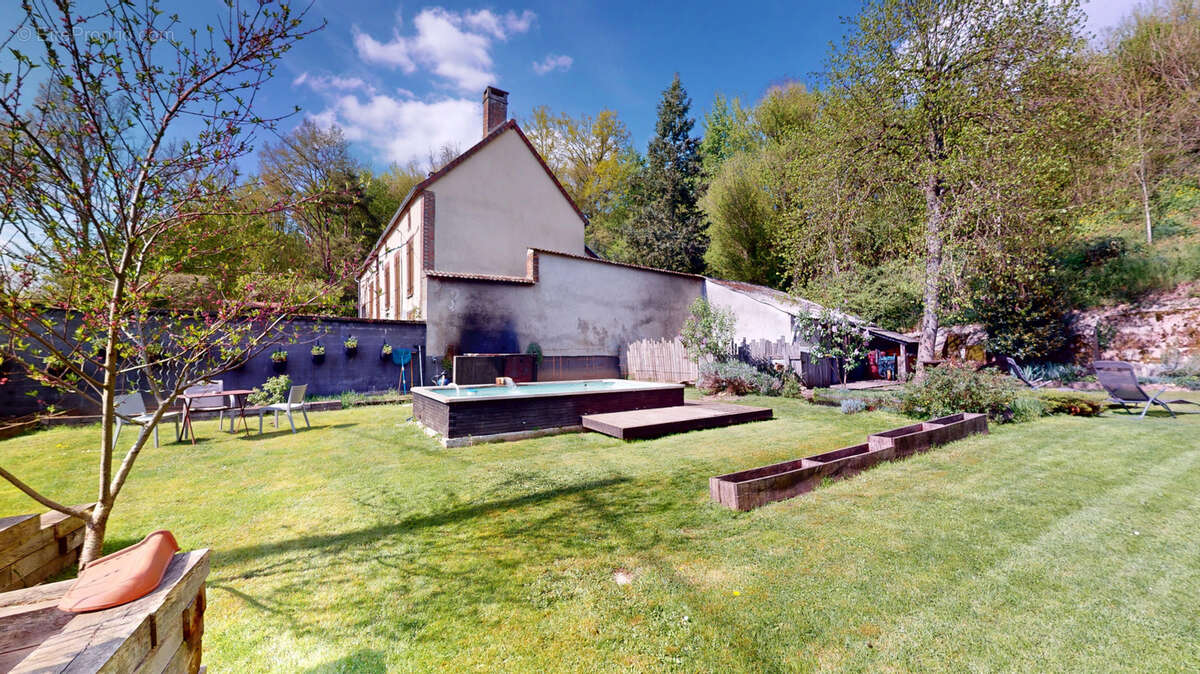 Maison à VILLENEUVE-L&#039;ARCHEVEQUE