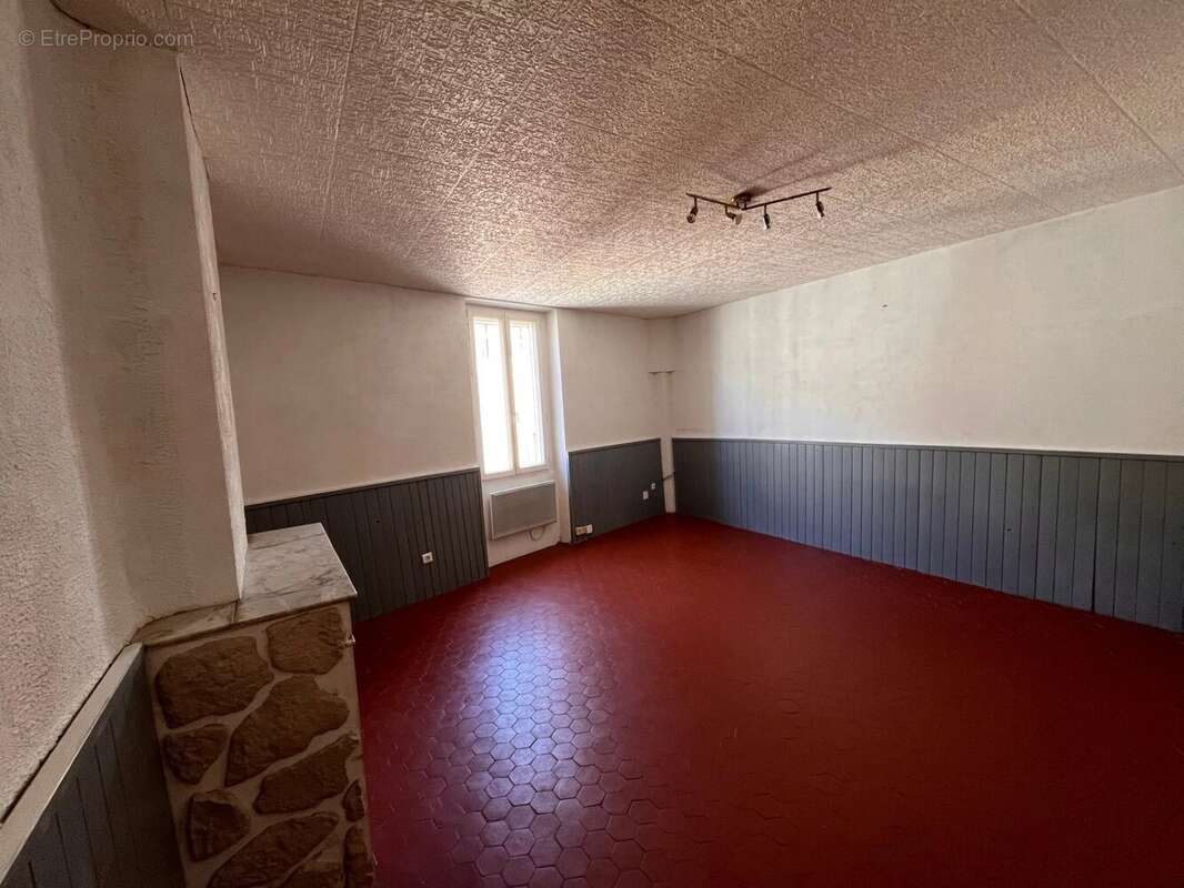 Appartement 179 m² à Saint-Paul-Les-Durance  - photo 3