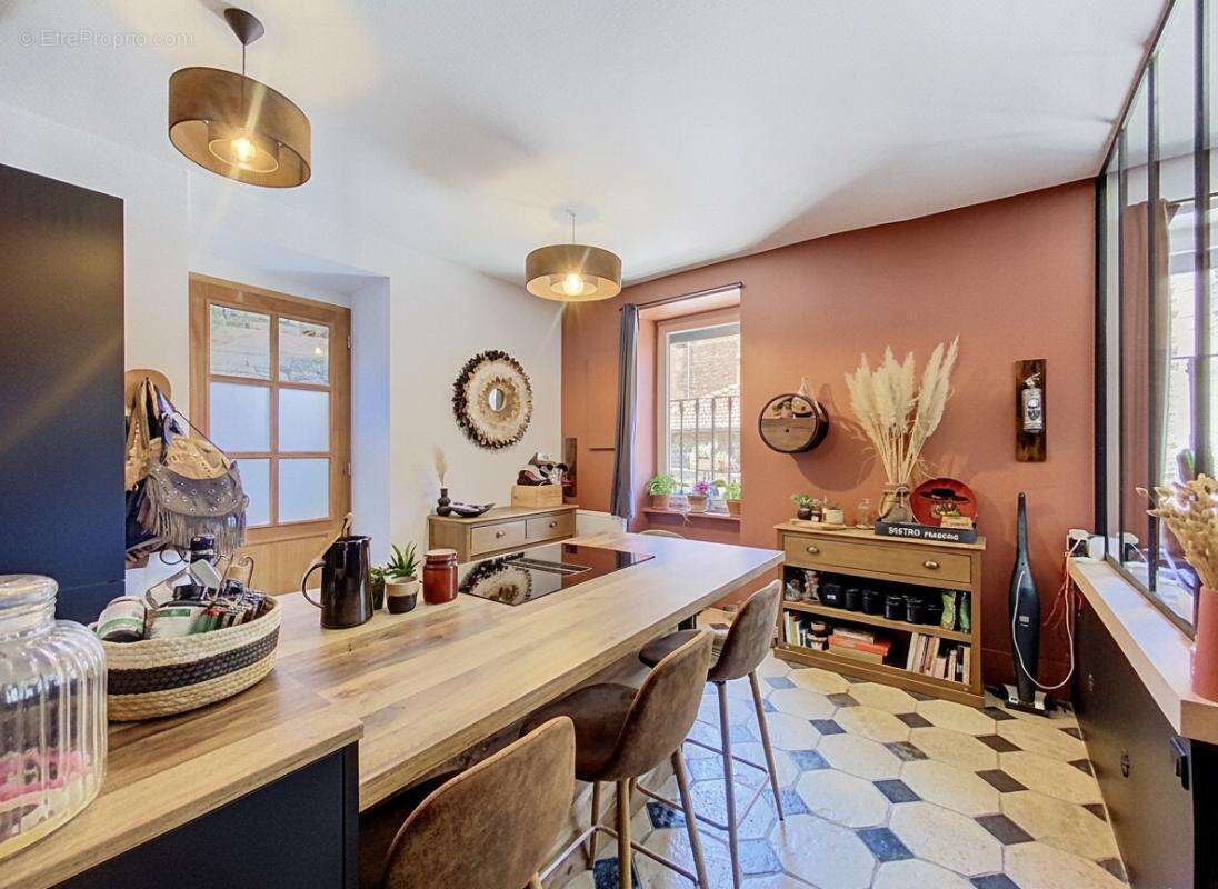 Maison à VILLE-SOUS-ANJOU