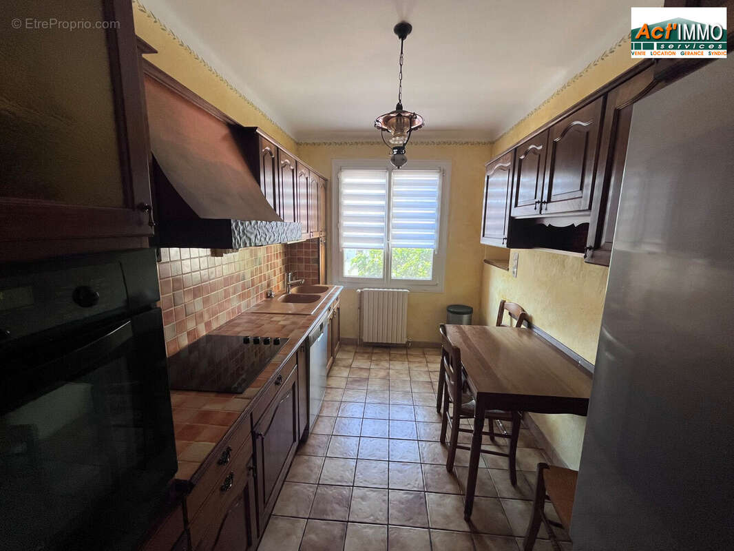 Maison 121 m² à Miramas  - photo 6