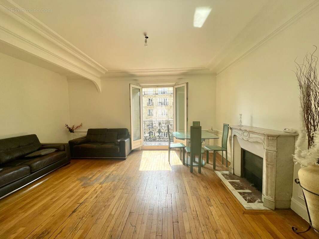 Appartement à PARIS-11E