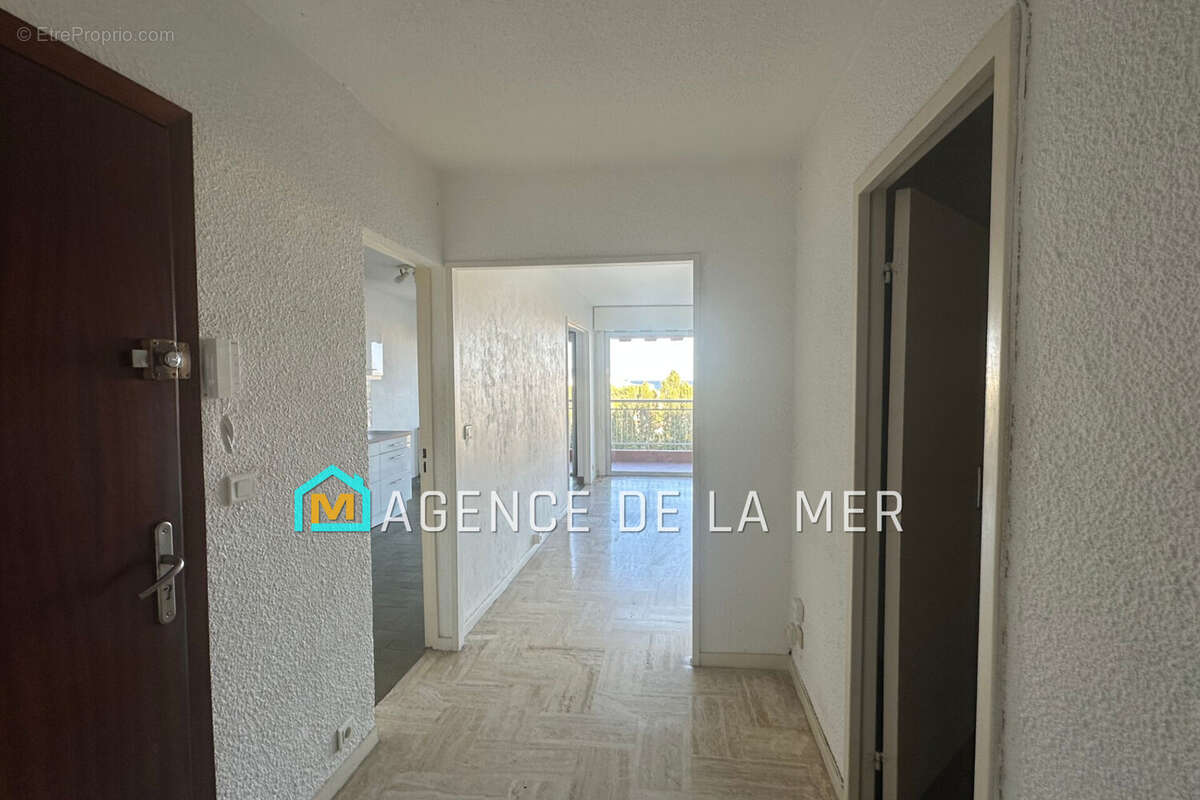 Appartement à MANDELIEU-LA-NAPOULE