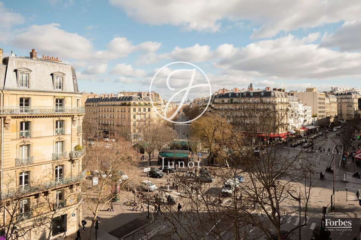 Appartement à PARIS-17E