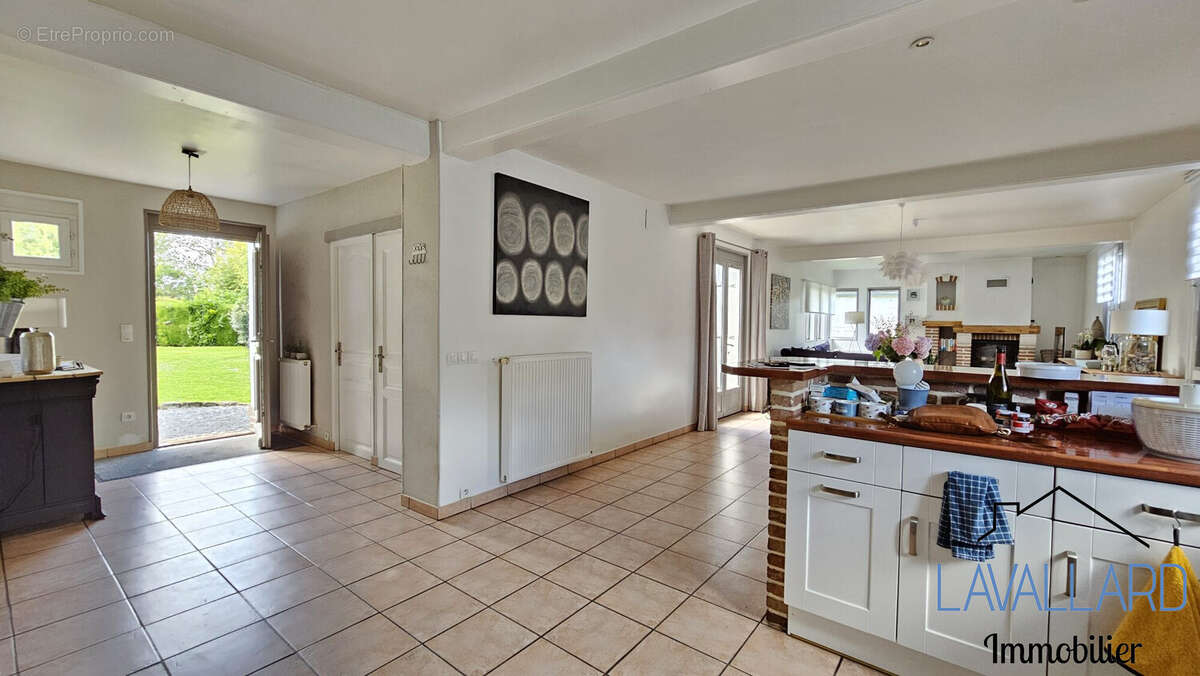 Maison 5 pièces 139 m² à vendre à Rainneville (80260) - photo 5