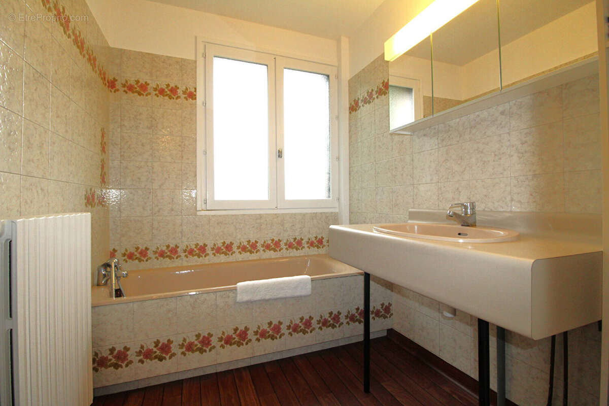 Maison à VELARS-SUR-OUCHE