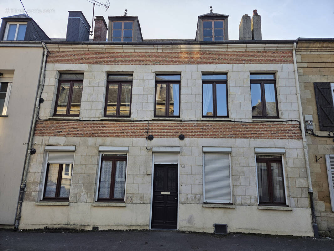 Maison à MAUBERT-FONTAINE