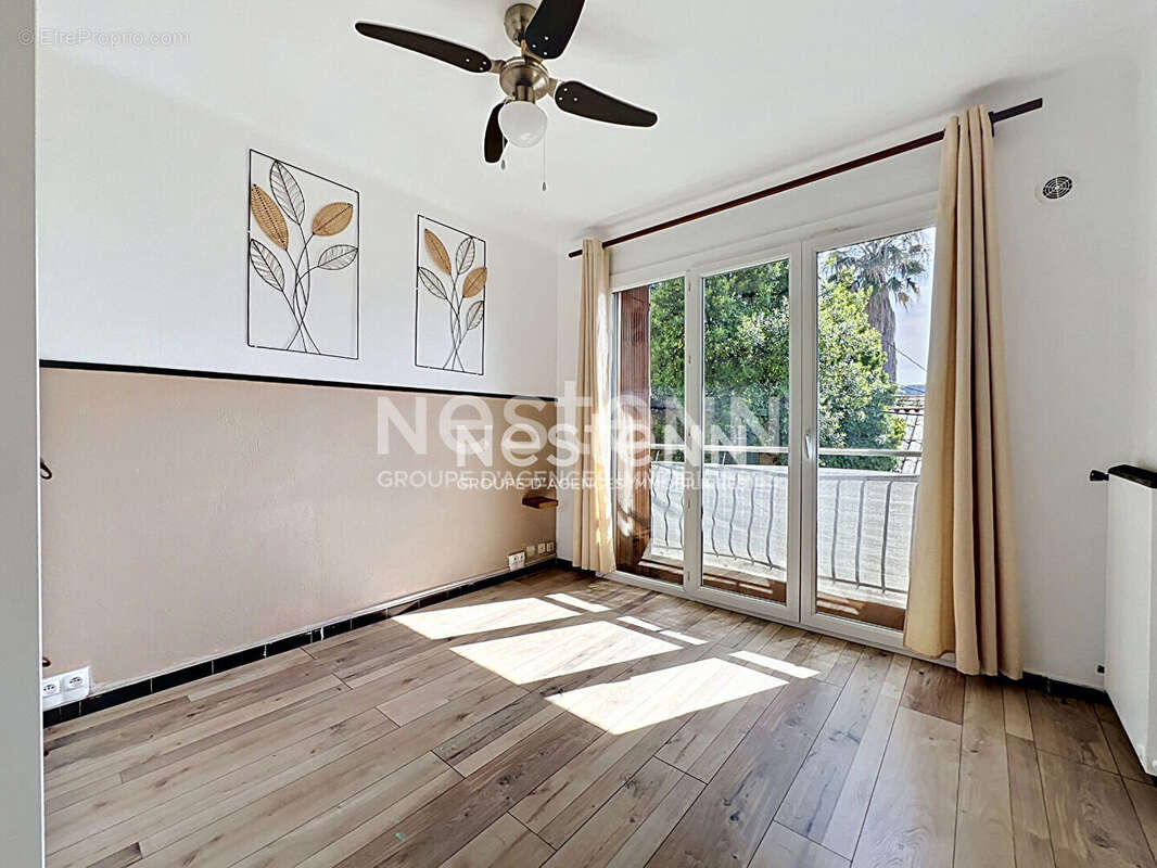 Appartement à VALLAURIS