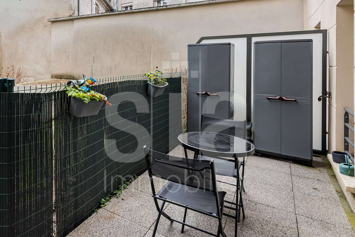 Appartement à LES LILAS