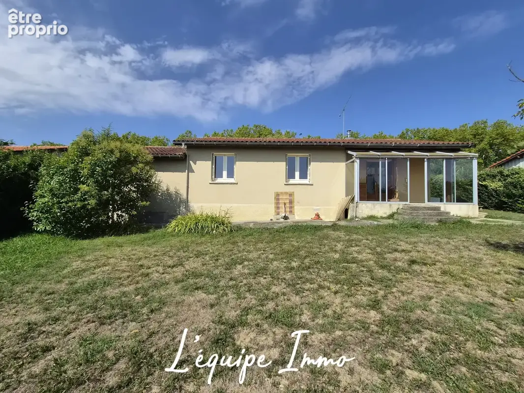 Maison de plain-pied comprenant 2 chambres, vérandas, garage et jardin - photo 6