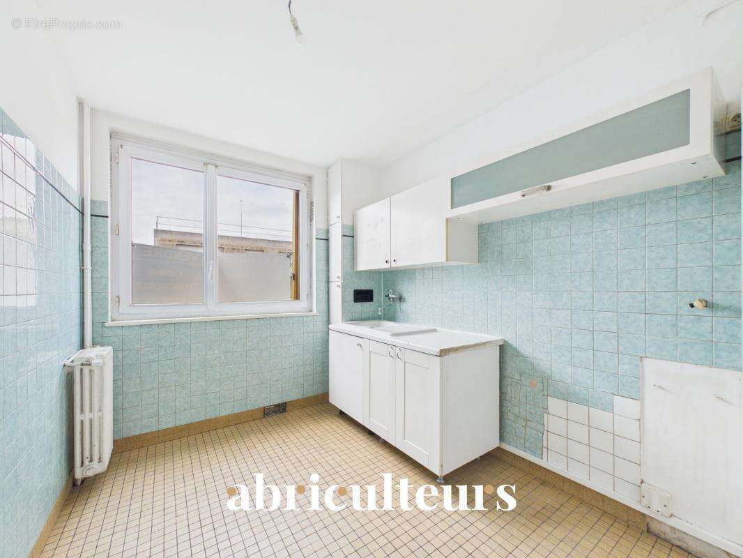 Excellent potentiel pour ce 3 pièces plein sud en vente à Montreuil (93100) - photo 7