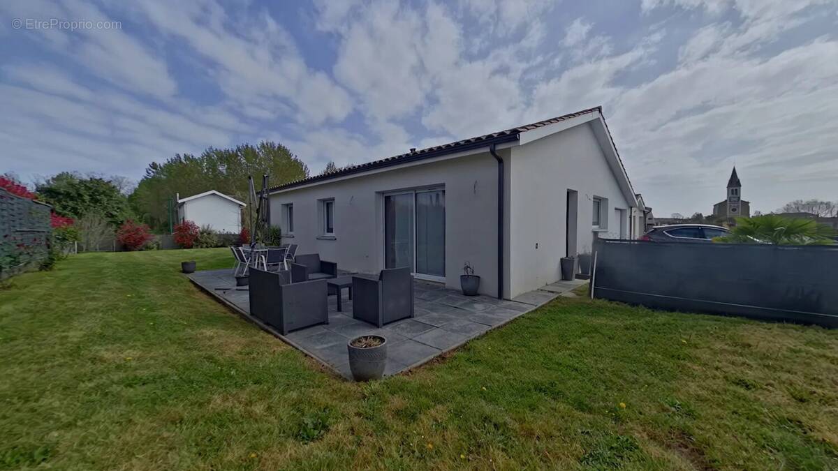 Maison à RIVIERE-SAAS-ET-GOURBY