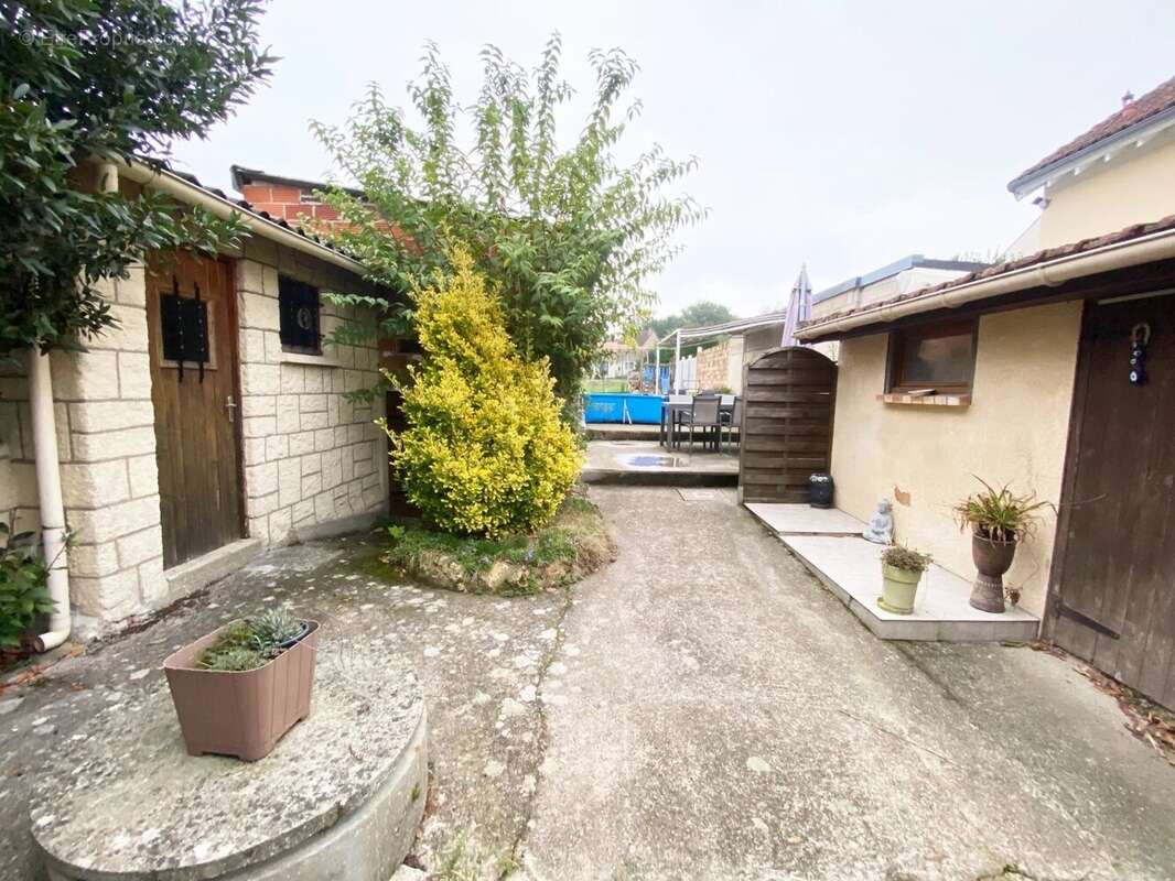 Maison à SAINT-GERMAIN-LES-ARPAJON