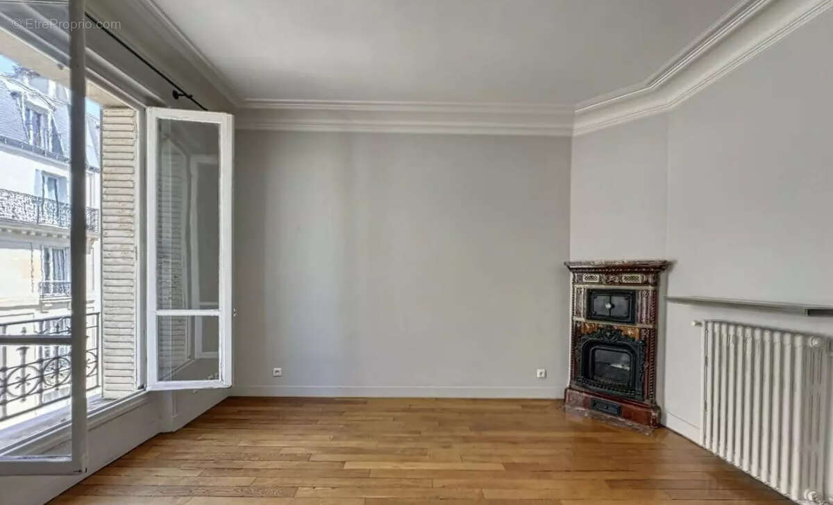 Appartement à PARIS-17E