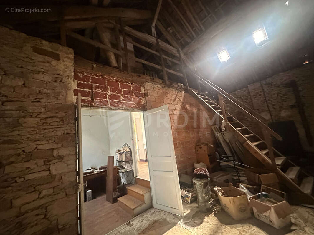 Maison à rénover Asquins  150m² - photo 8