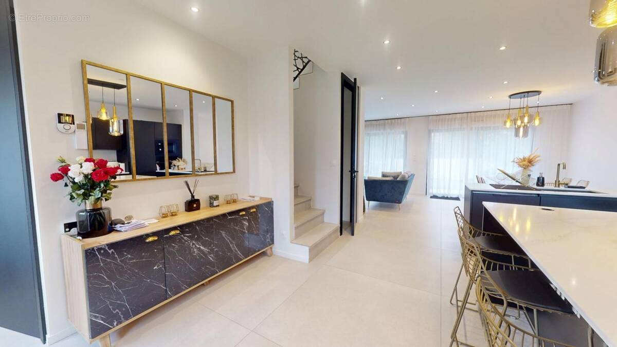 Maison à SAINT-MAUR-DES-FOSSES