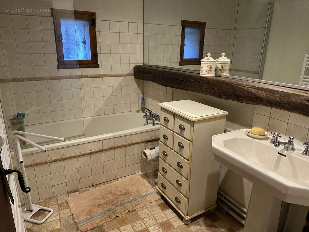 Maison à LA FERRIERE-AIROUX