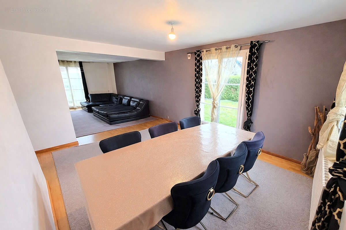 Maison à LA CHAPELLE-EN-SERVAL