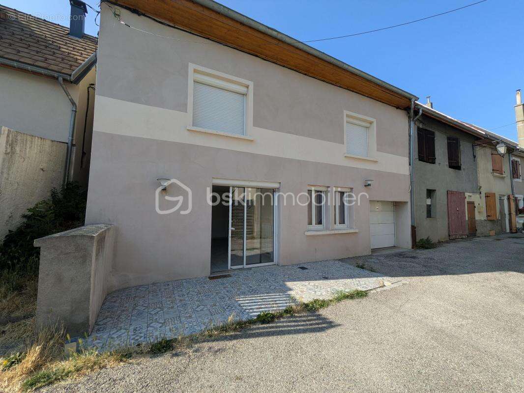 Maison de village de 124 m² – 4 chambres – Garage – Pierre-Châtel (38119) - photo 3