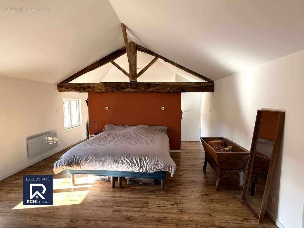 Maison à EYZIN-PINET