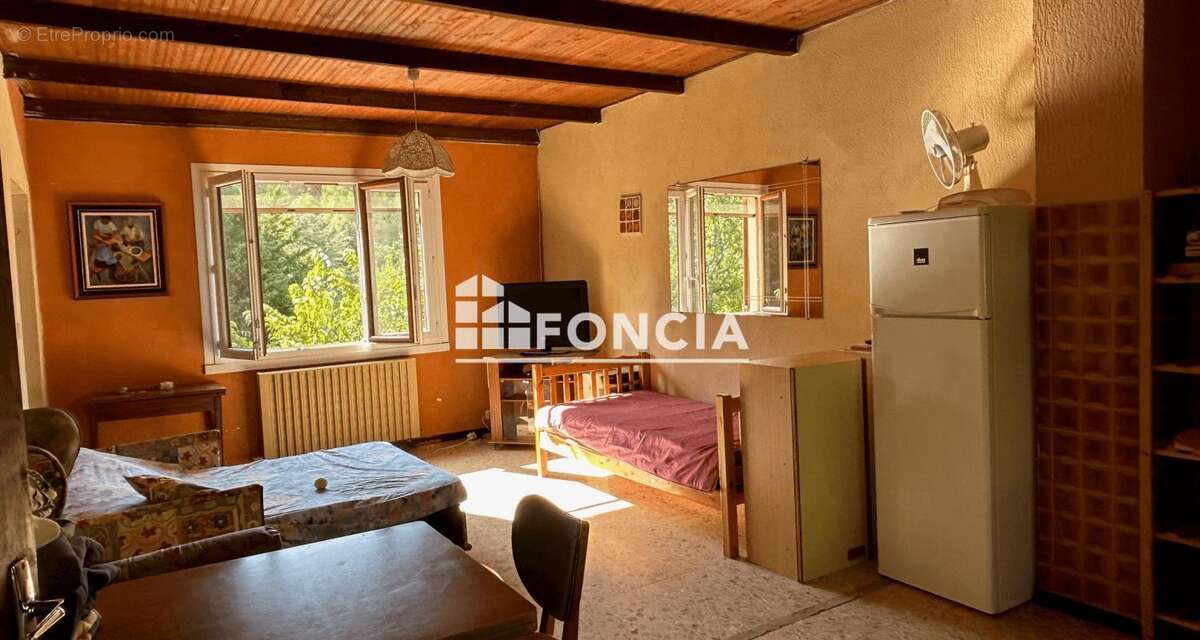 A Salon-de-Provence dans le vallon du Val de Cuech, Maison de 112 m2 sur un terrain de 2.730 m2 - photo 12