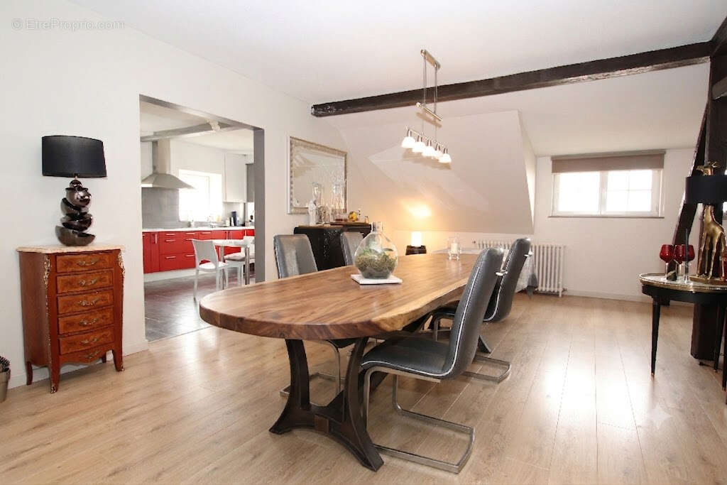 Appartement de 185 m² 3 chambres cave stationnement à vendre à RONCOURT - photo 2
