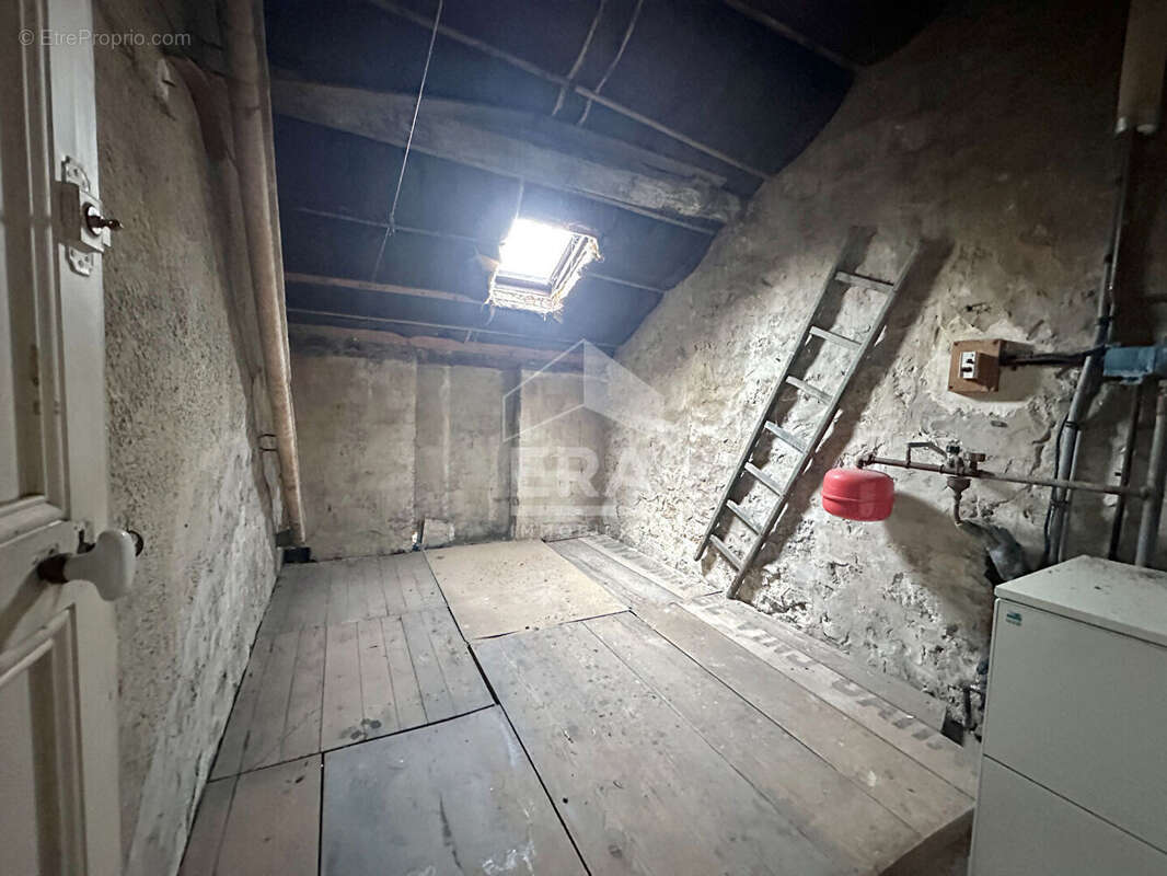 Autre à SAINT-PIERRE-LES-NEMOURS