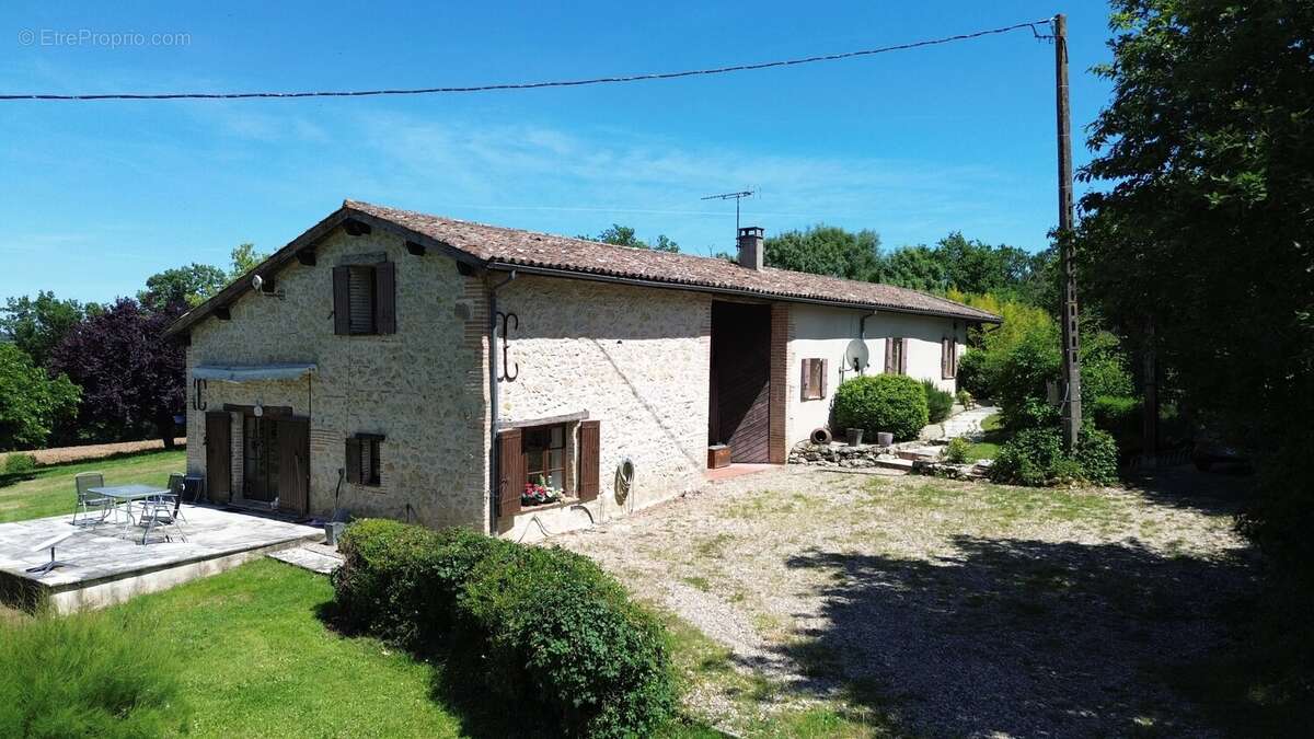 Maison à TOMBEBOEUF