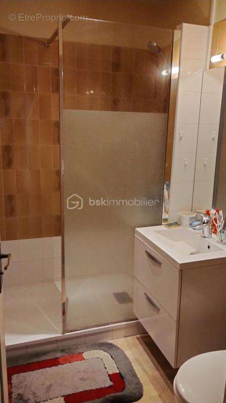 Maison de 110 m² à Nazelles-Négron - photo 9
