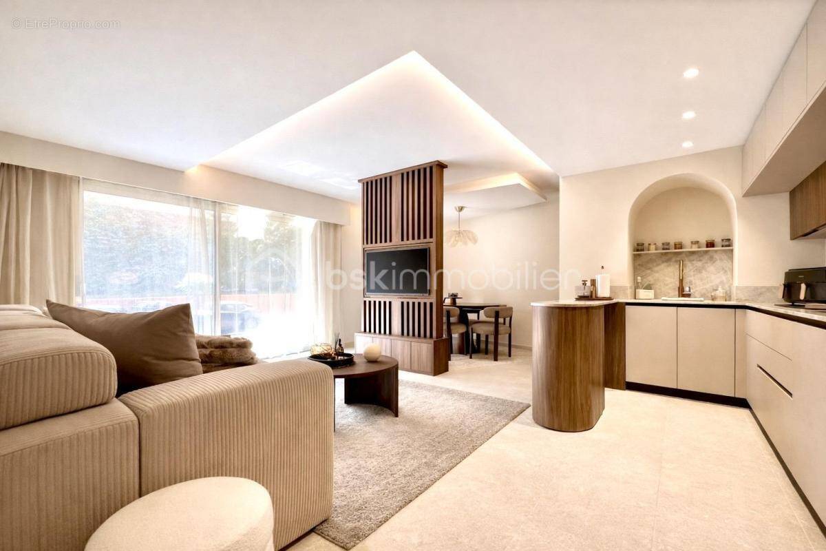 Appartement à MANDELIEU-LA-NAPOULE
