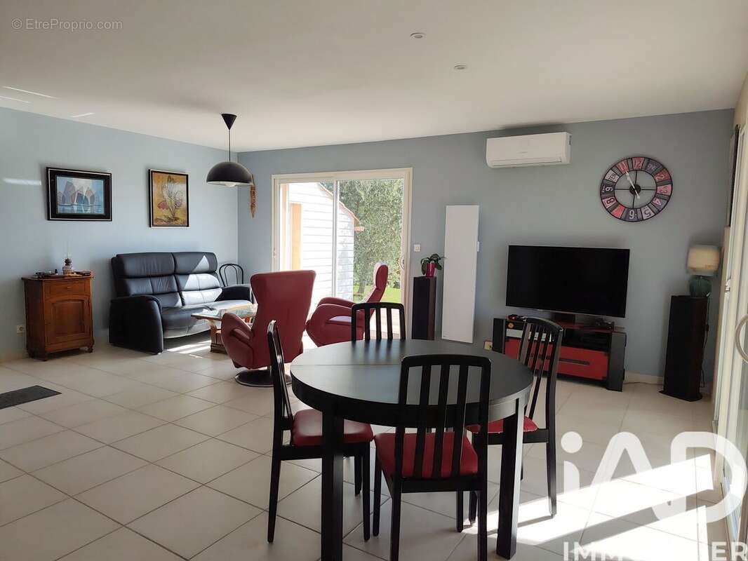 Photo 2 - Maison à SAINT-MARTIN-D'ARDECHE