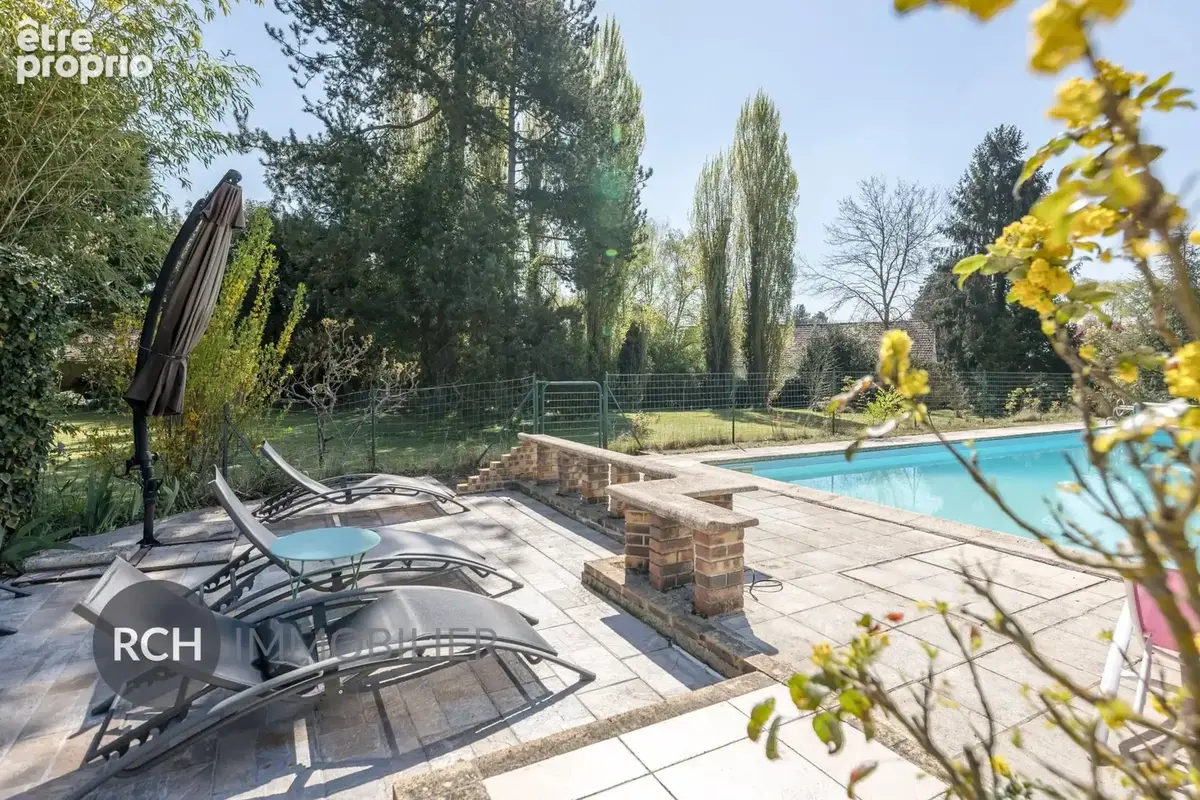 Secteur Gambais - Authentique longère sur un beau parc arboré avec dépendances et piscine - photo 7