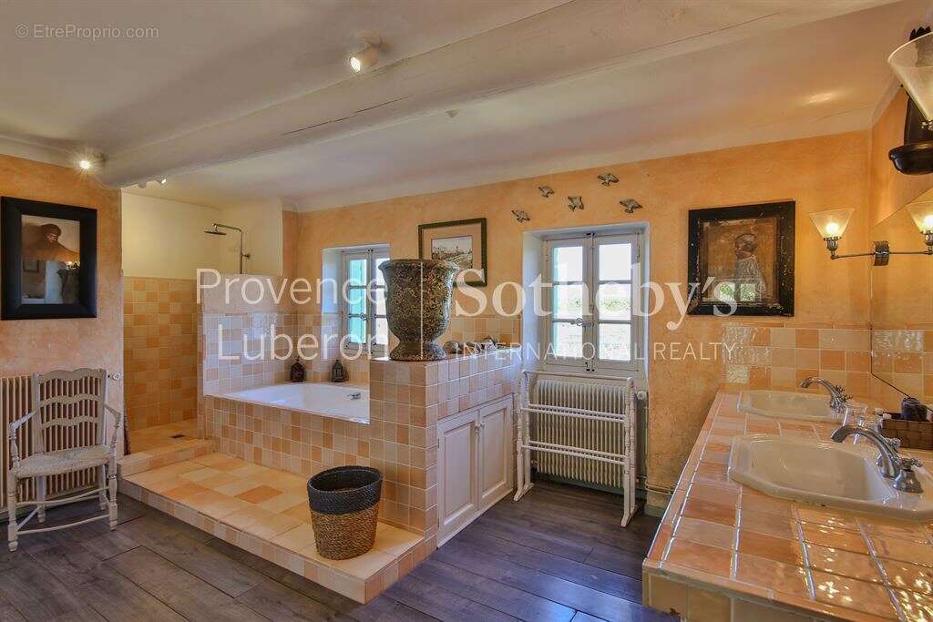 Authentique mas provençal avec piscine - photo 9