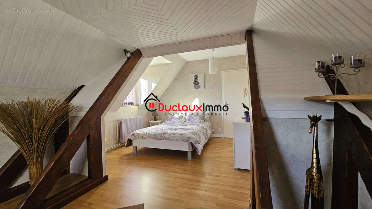 Maison à SANSAC-DE-MARMIESSE