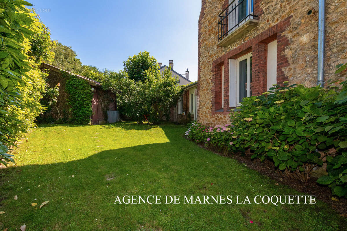 Maison à VILLE-D'AVRAY