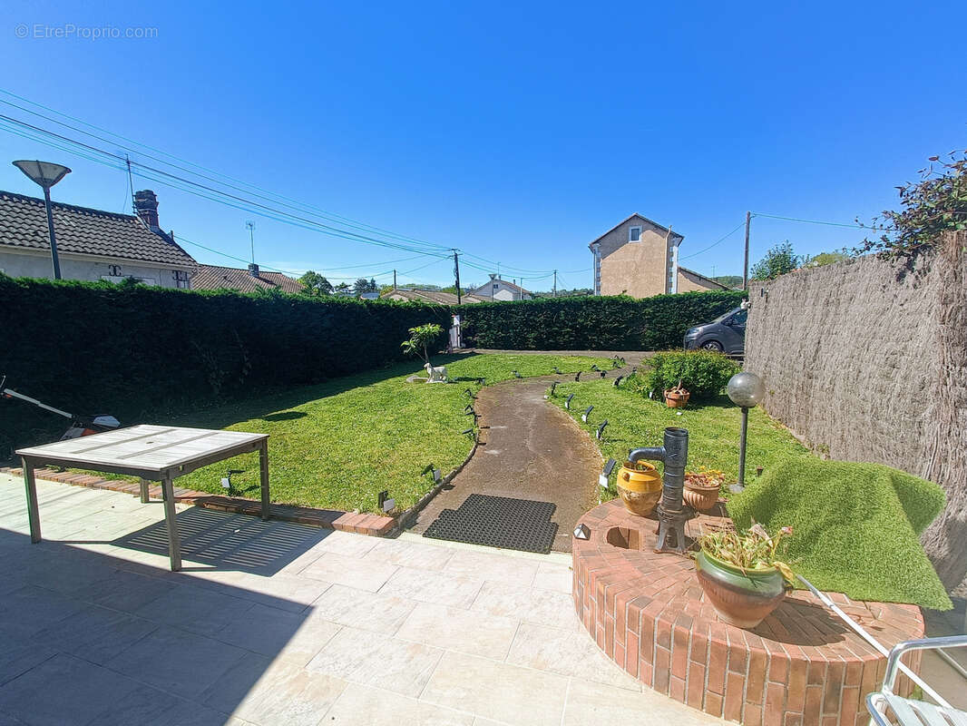 Maison à SAINT-ASTIER