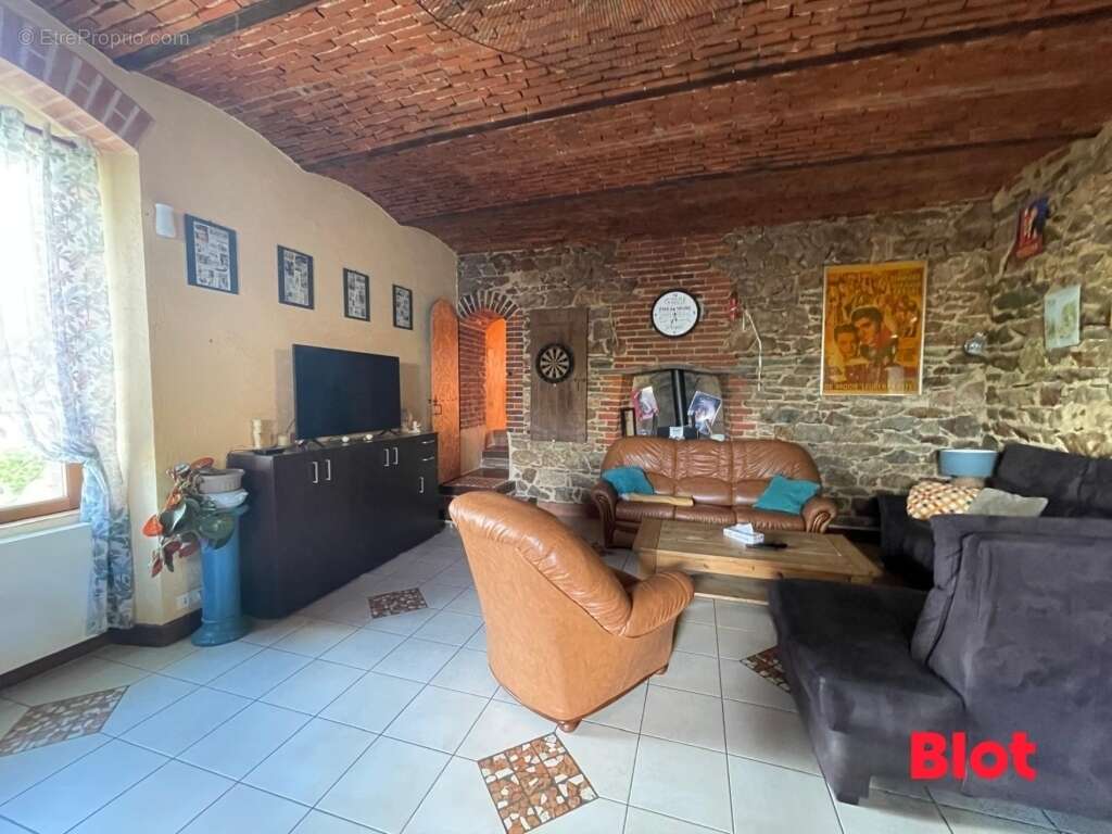 Maison à ARGENTRE-DU-PLESSIS