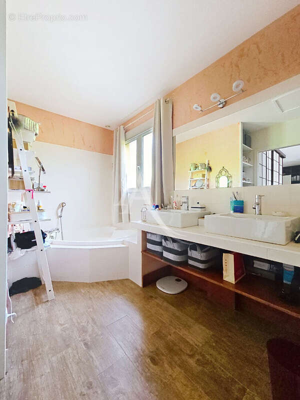 Maison à LAPEYROUSE-FOSSAT