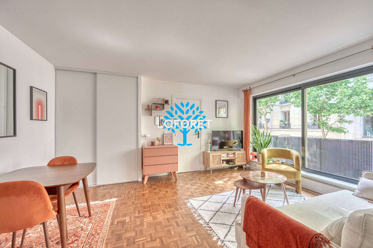 Appartement à NEUILLY-SUR-SEINE