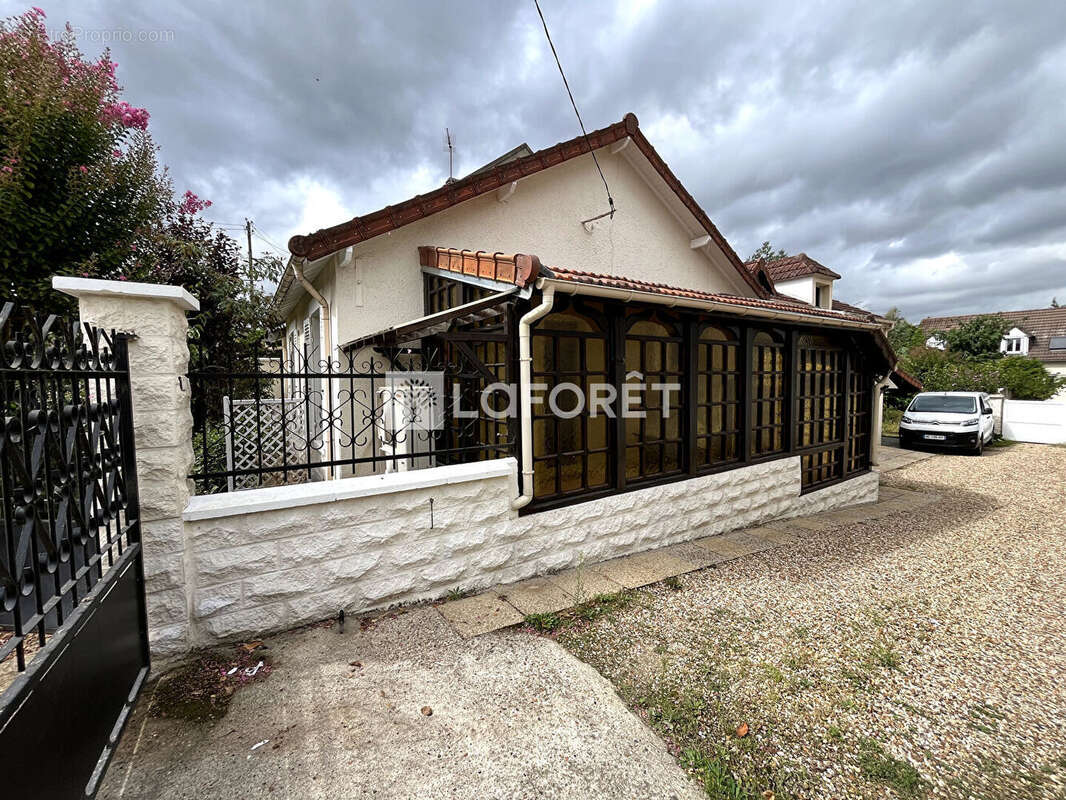 Maison à LES MUREAUX