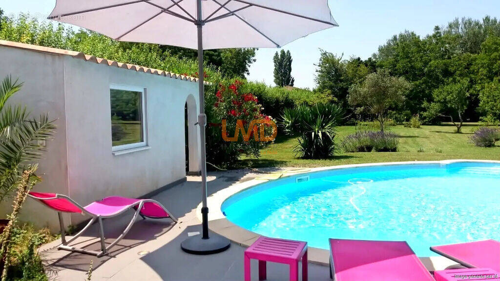 Maison à ENTRAIGUES-SUR-LA-SORGUE